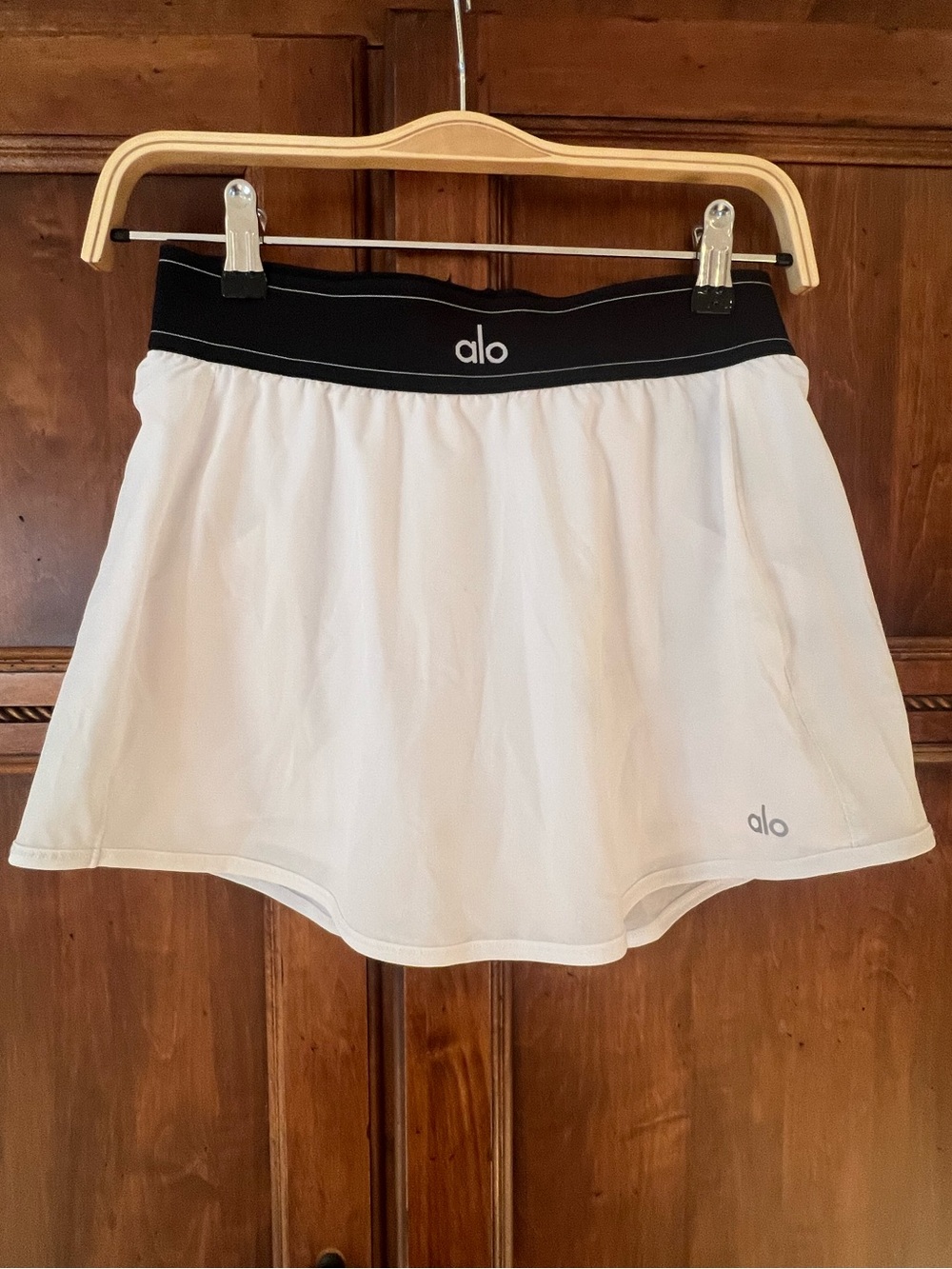 Alo Yoga Match Point Tennis Skirt | SZ S | white w/black boxer-style elastic - Picture 6 of 11